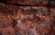Detail bunte Felsen wo sich Kapkobras wohlfuehlen (00017435)