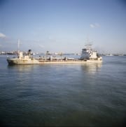 Split hopper dredger Galilei 2000 im Hafen von Ras el Tin (00093024)