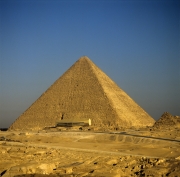 Cheops pyramid with Boat Museum (00090520)