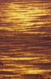 Farbiger Sonnenuntergang ueber dem Meer (00013943)