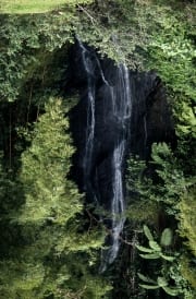 Wasserfall im Fiji Regenwald (00020687)