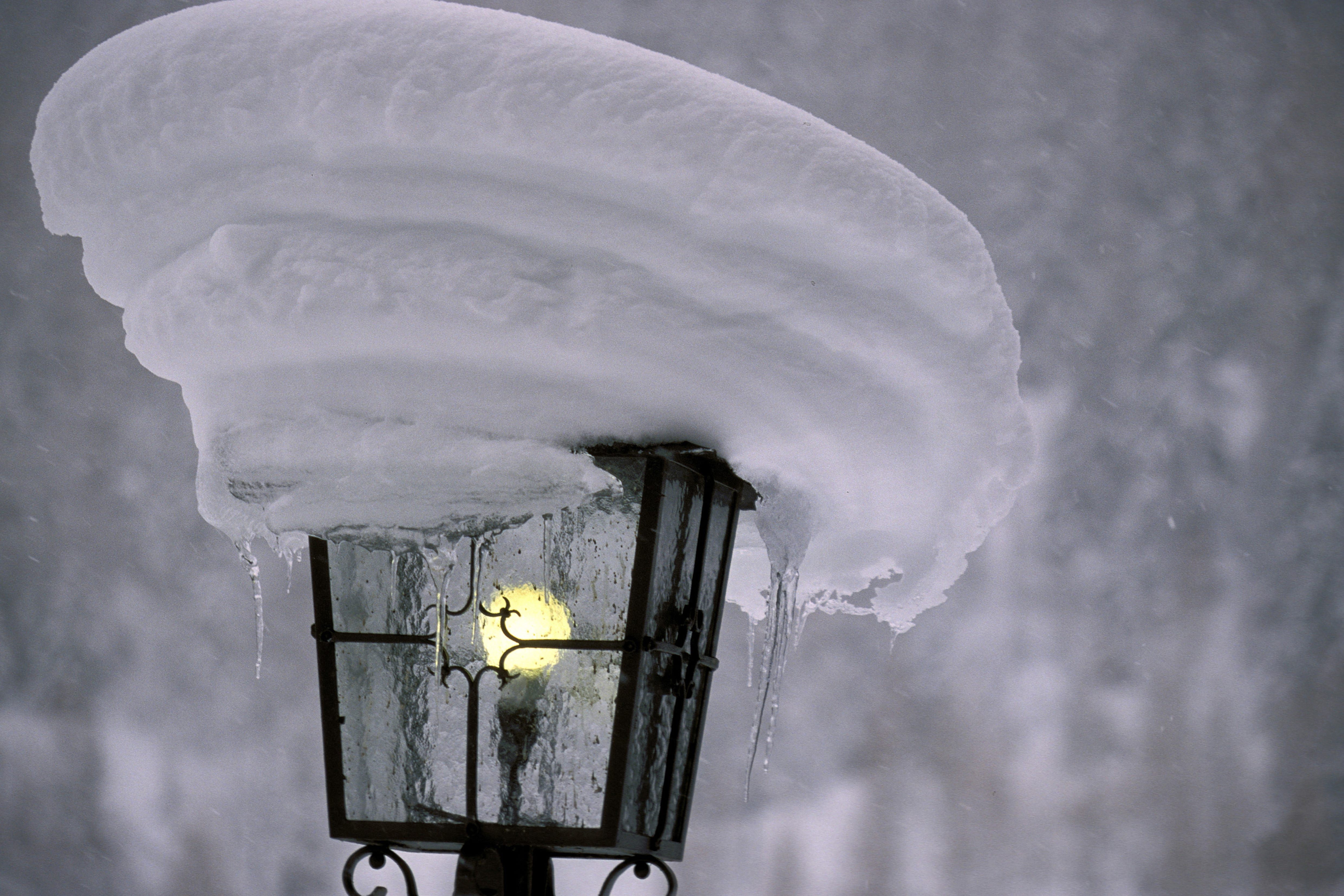 Snow-covered lamp (00008228)